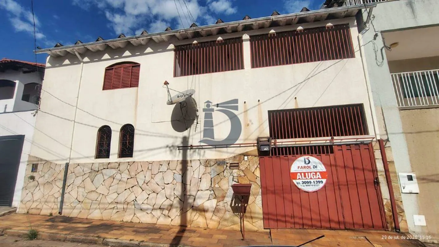 Casa sobrado com aprox. 103,86m² de área construída em 150m² de terreno, contend...