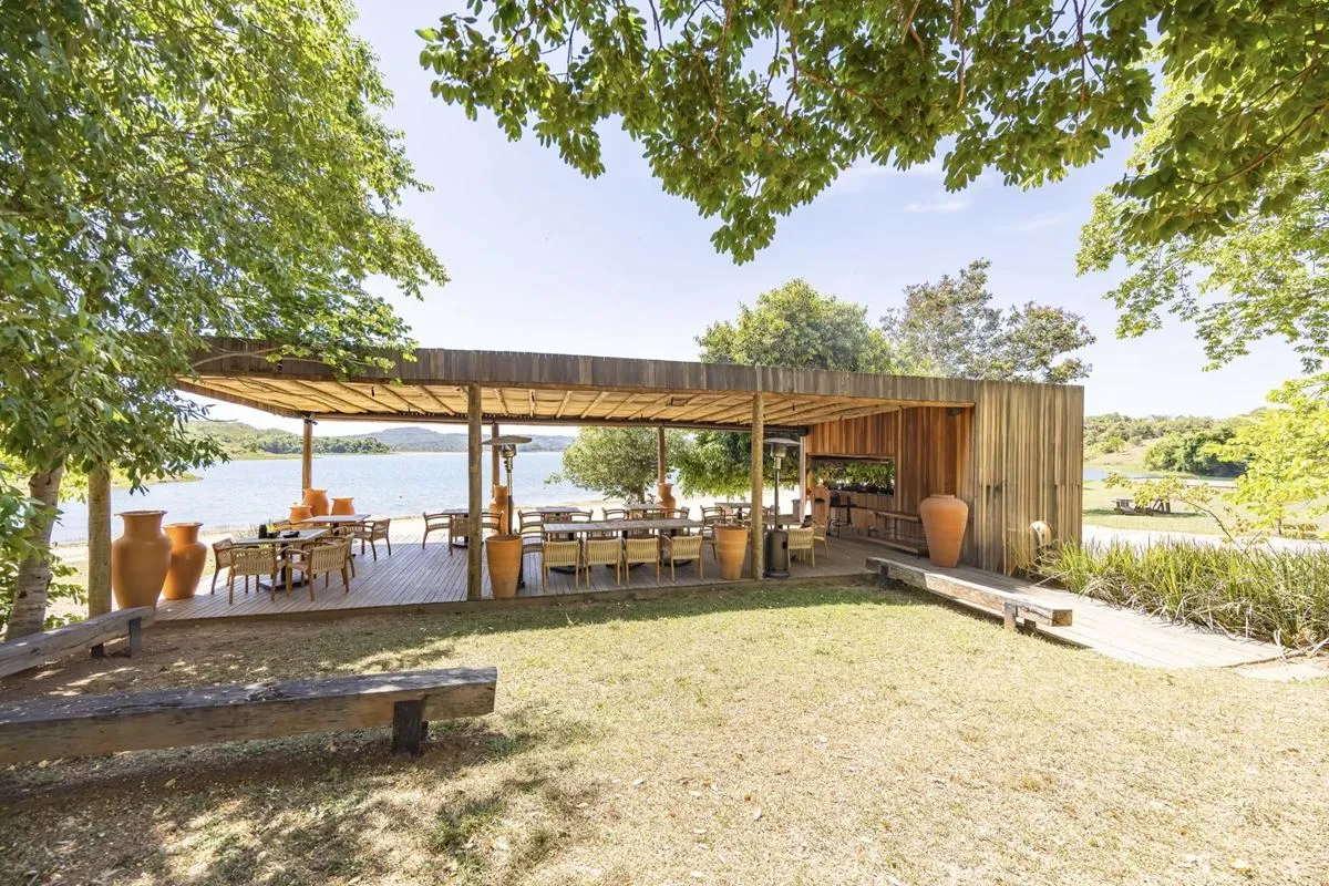 Este terreno de 706 m² no Fazenda Canoa é uma excelente oportunidade para quem d...