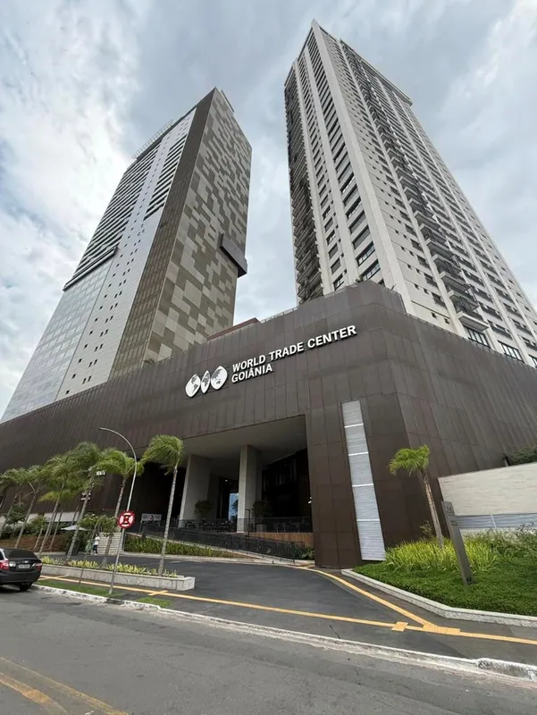 2 Salas comerciaisPoenteUnidade 2203 - 38,06 mzUnidade 2204- 38,06 m2CADA SALA C...