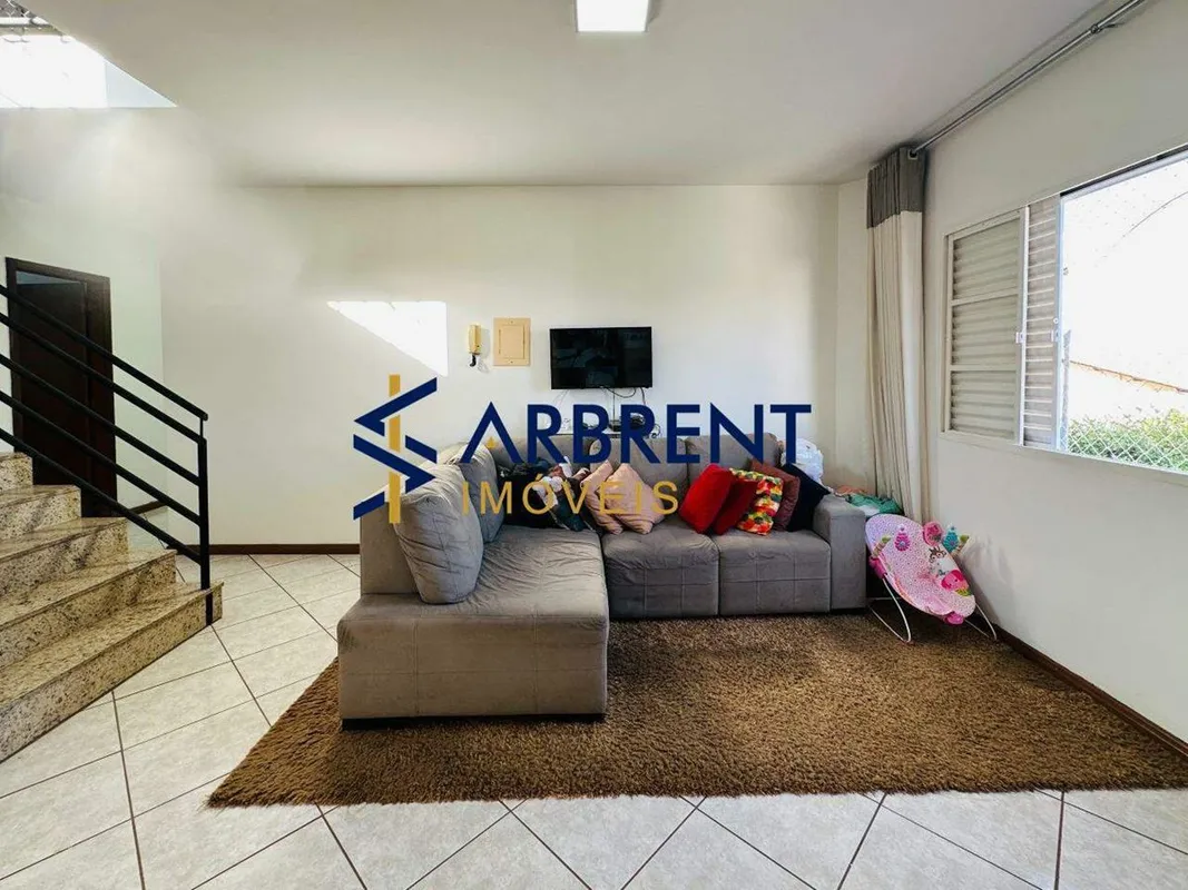ARBRENT IMÓVEIS vende casa na QE 26 Guará II, unindo conforto, sofisticação e ex...