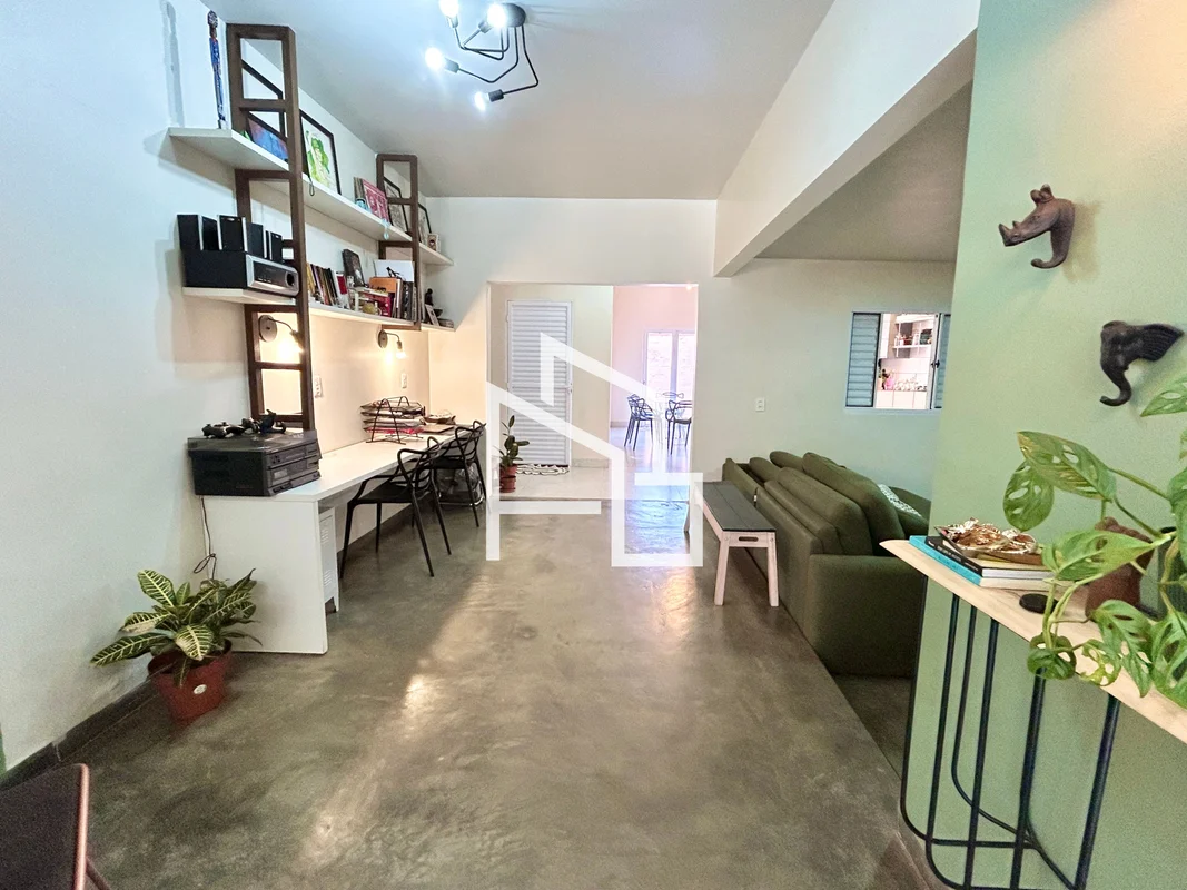 Casa com personalidade e projeto único a apenas 10min do Shopping Flamboyant, no...