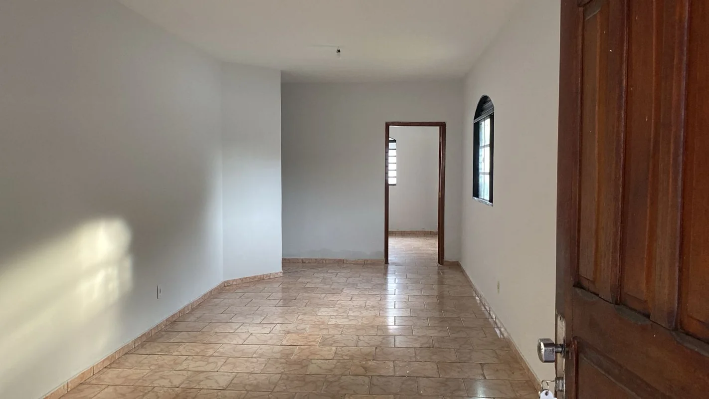 Casa aluguel, 3 dormitórios R$ 1.800,00 Setor Jard. Europa – Goiânia – Go.Descri...