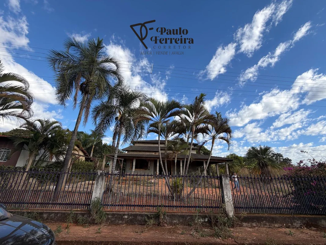 Vendo casa localizado no DF 140 jardim botânico, bairro barreiros. Composta por:...