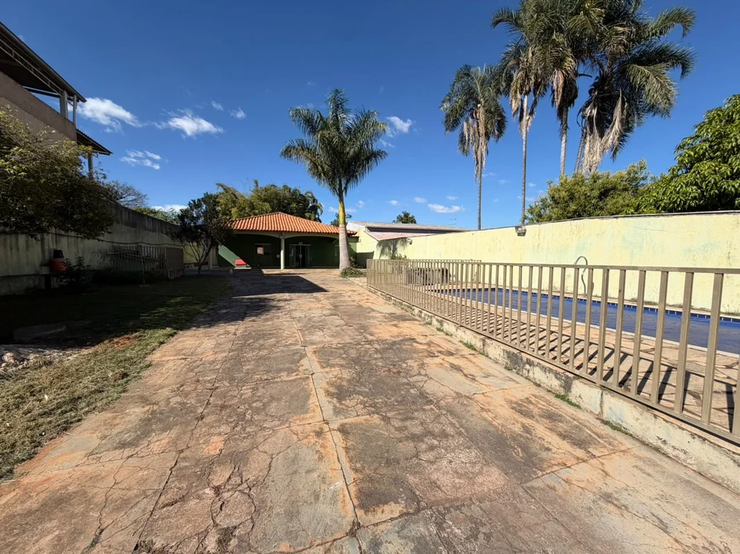 CASA ESCRITURADA NO JOCKEY CLUBUma excelente oportunidade para quem busca espaço...