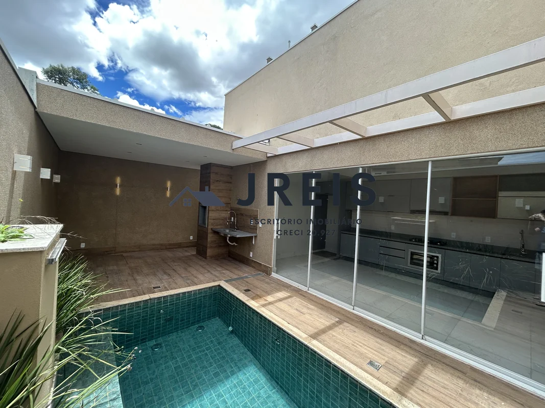 JREIS ESCRITÓRIO IMOBILIÁRIAValor: R$ 1.190.000,00Terreno: 220 m² totalmente con...