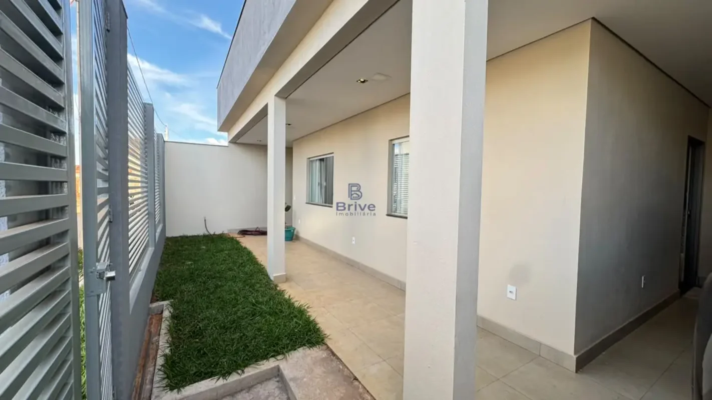 Casa na Ponte Alta Norte, na Rua Rodobelo, em condomínio fechado, com excelente ...