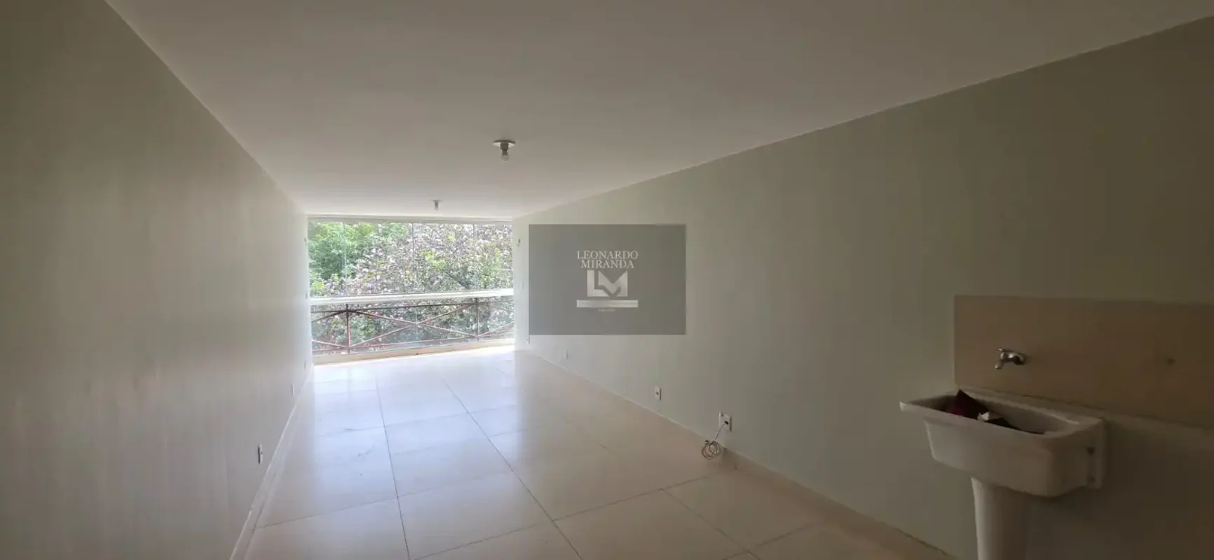 ALUGA-SE KITNET – 39 m²Excelente kitnet em vão livre, ideal para quem busca prat...