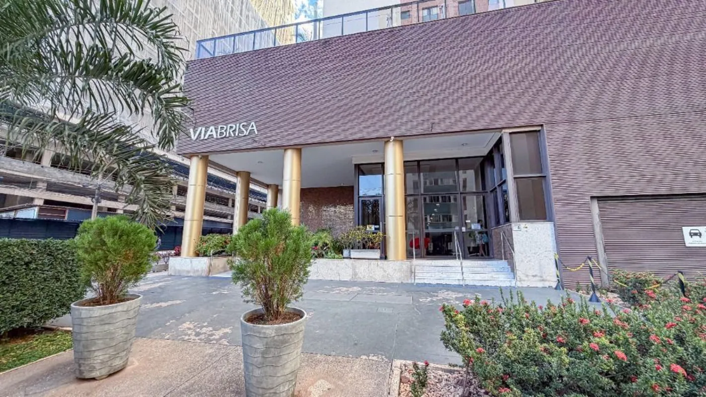 Mercado Seguro Imóveis aluga:- Kit no Via Brisa com varanda- 7o andar e nascente...