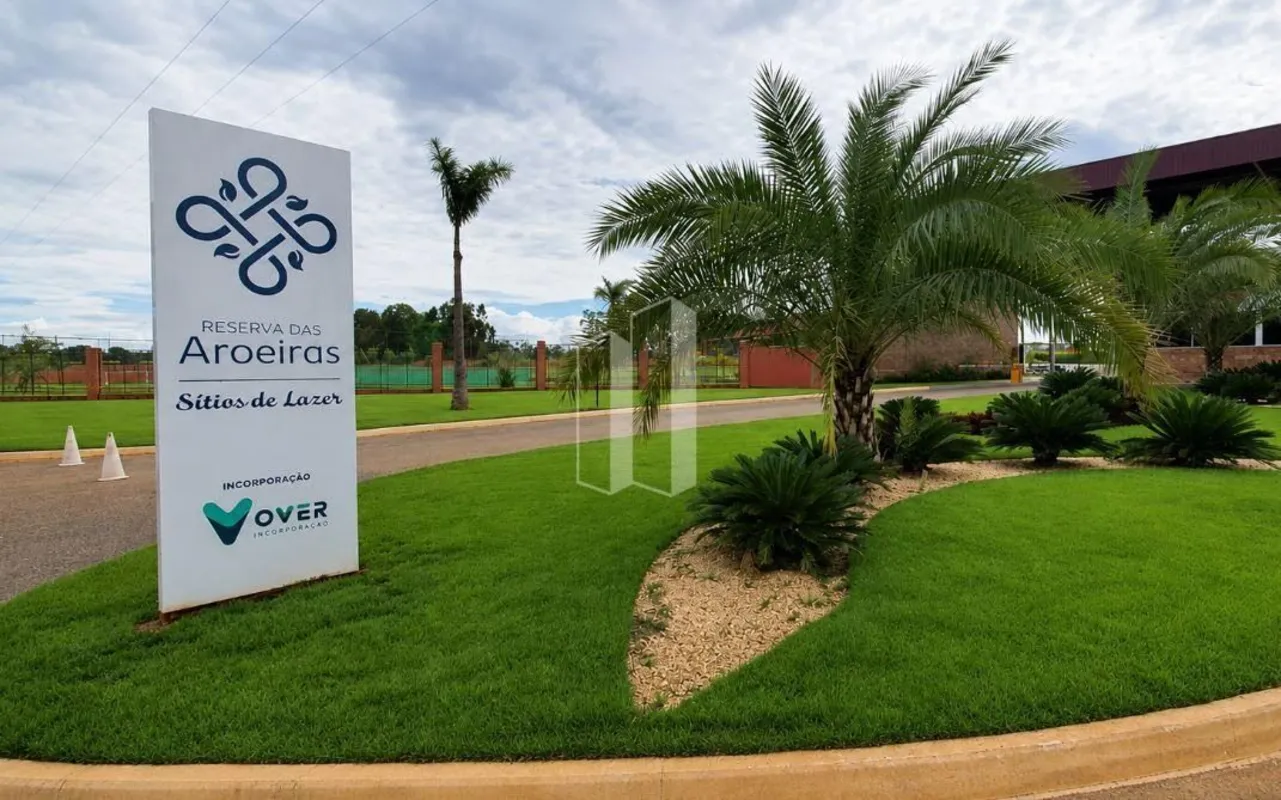 Casa térrea em Condomínio de Chácaras de alto padrãoEm um terreno de 2.006 m², e...
