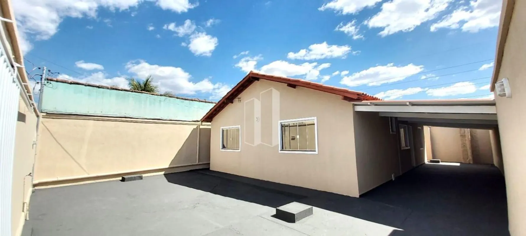 Descrição do imóvelCasa grande e muito bem iluminada - 3 quartos amplos e bem ar...