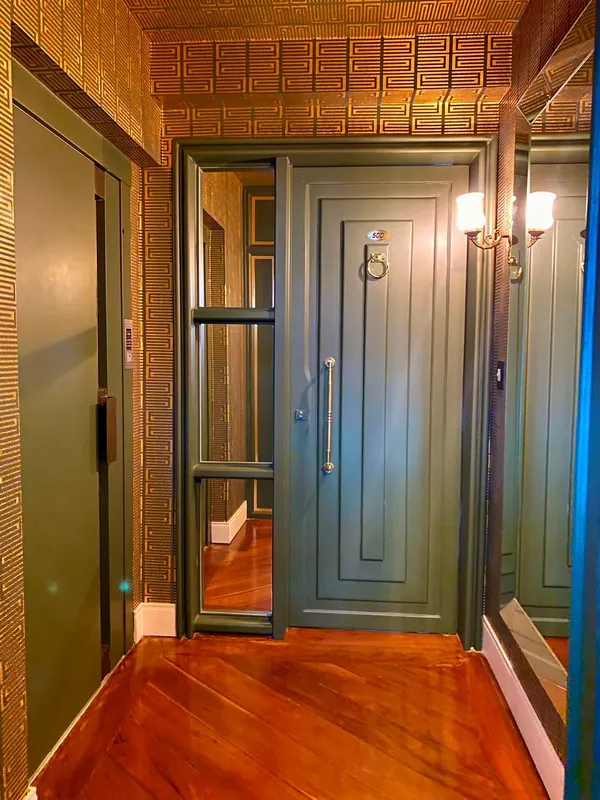 190 m² | 3 suítes | 2 vagas individuais + escaninhoApartamento único, recém refo...