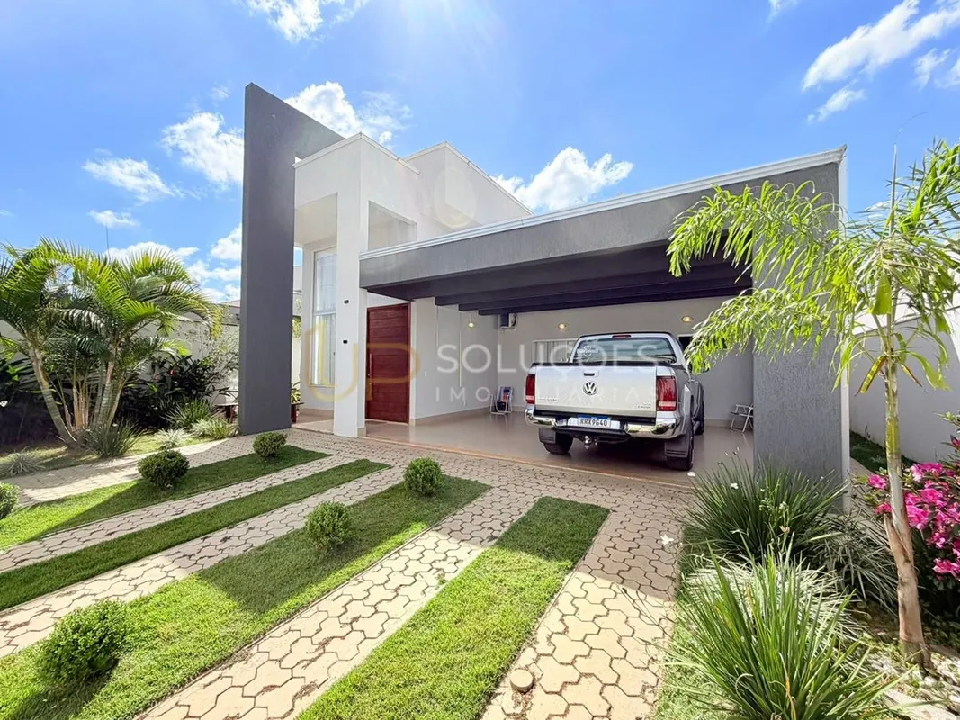 3 Suítes | Escritório | Armários Planejados | Depósito | Terreno: 504m² | Área c...