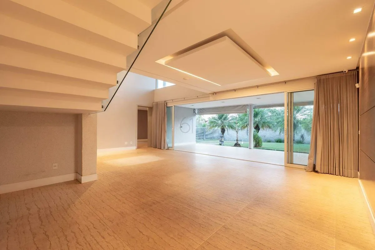 Viva em uma residência única, onde arquitetura moderna, elegância e funcionalida...