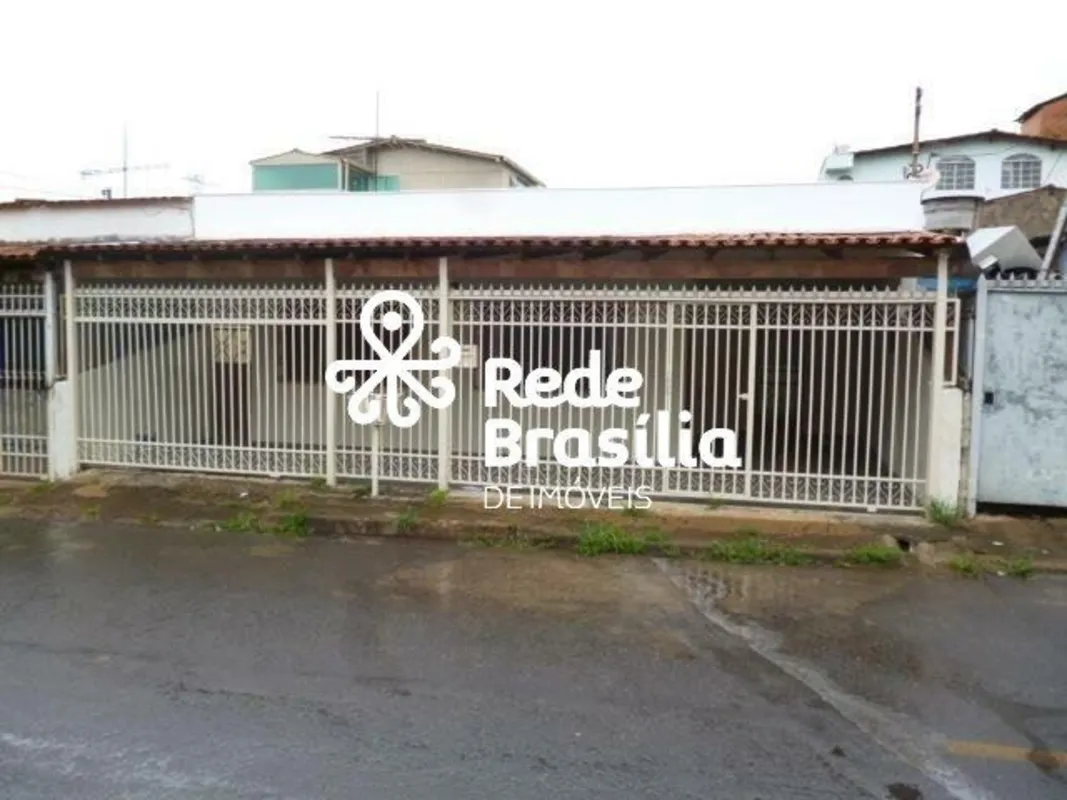 QE 9 | Casa térrea com laje em lote de 200m² | Guará Casa térrea com laje em lot...