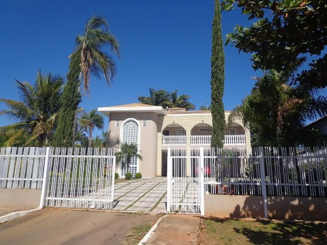 Excelente casa para locação em condominio fechado no Park Way com 4 suítes ampla...