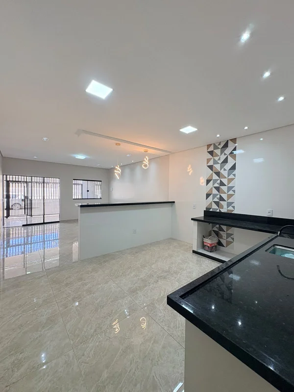 Venda-Casa 03 quartos com suíte na QNP 11 de esquina-Área gourmet:Composto:03 qu...