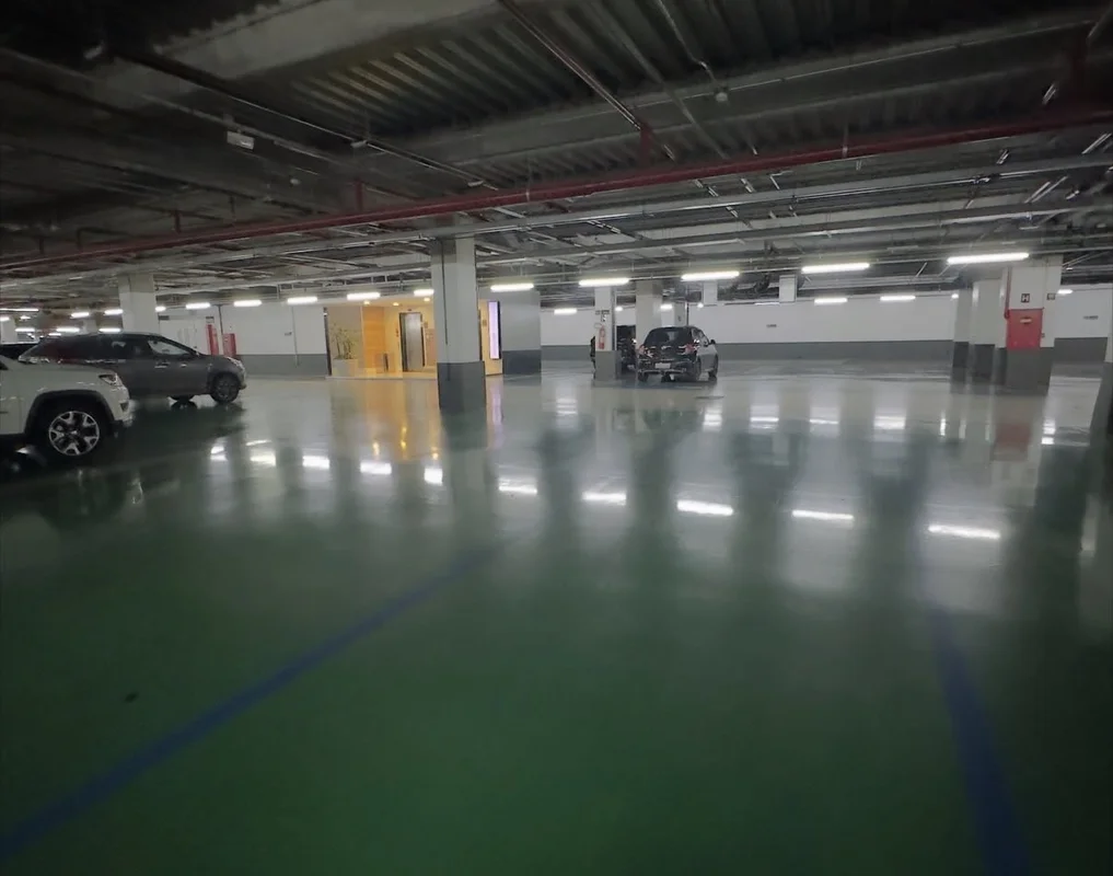 Ótima vaga de garagem no JK Shopping. Livre e desembaraçada de qualquer ônus. Tr...