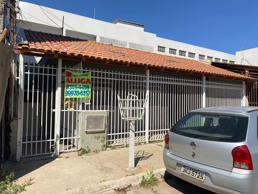 IMOBILIÁRIA ESTRELA - ALUGA CASA DE FUNDOS TODA INDEPENDENTE RECÉM REFORMADA COM...