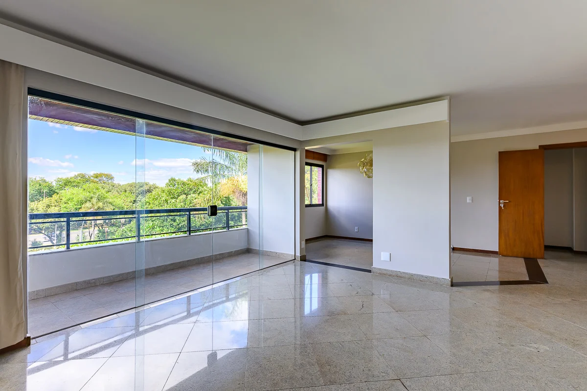 EXCLUSIVIDADE NA SQN 109 | 170 m² | CANTO | NASCENTE | VAZADO | 3 QUARTOS |3 VAR...
