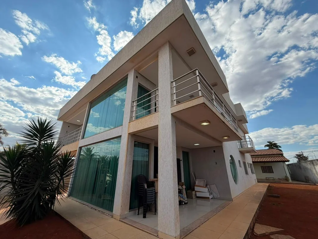  JOCKEY CLUB | OPORTUNIDADE IMPERDÍVELImagine morar em uma casa moderna, espaços...