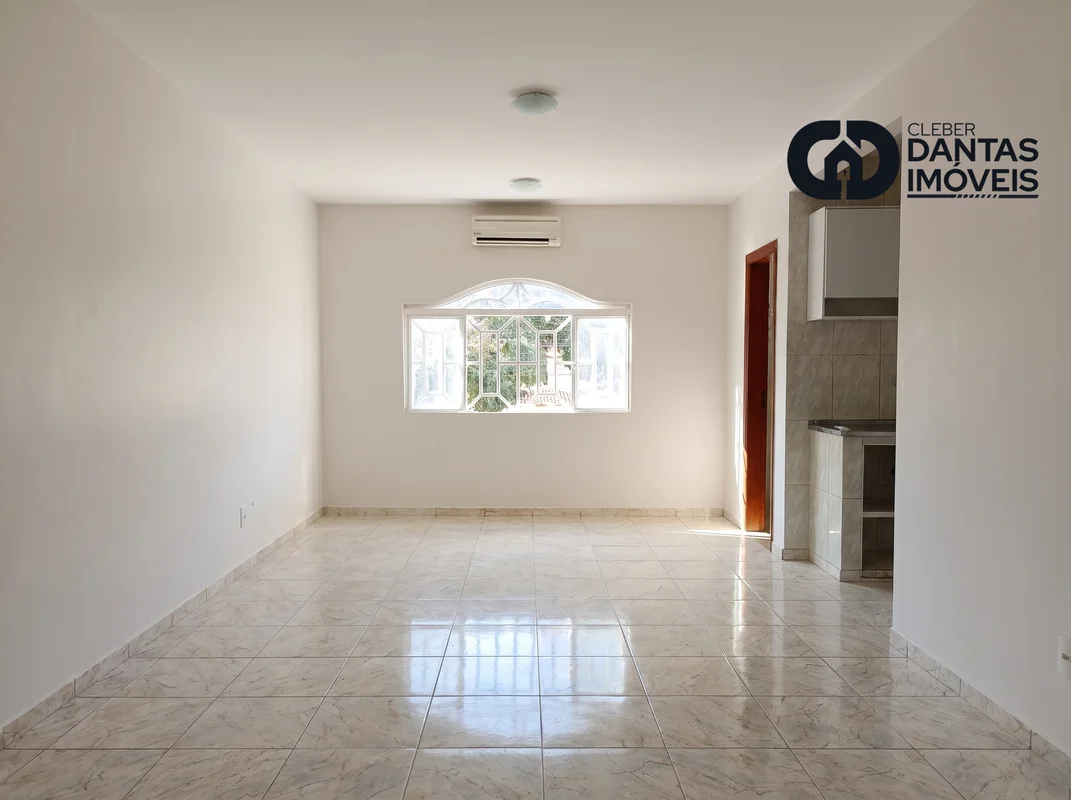 Cleber Dantas ALUGASala Comercial de 30 m² com Garagem Privativa na Rua 8 – Vice...