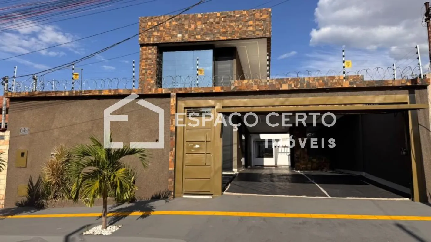Excelente casa térrea à venda no Setor Faiçalville, com 04 suítes plenas, sala a...