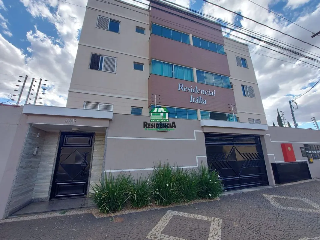  Condomínio 130,00 taxa de mudança R$100,00 na saída 2 quartos sendo 1 suíte com...