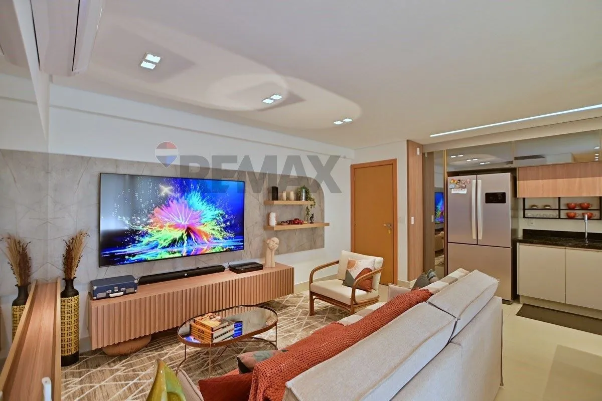 Apartamento com 3 quartos | 95m² | Totalmente mobiliado | Em frente à Praça da E...