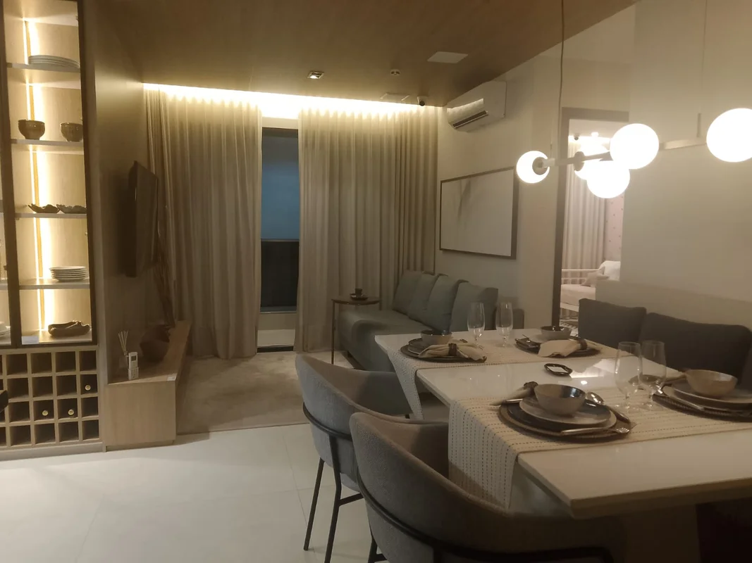Descubra o seu novo lar na SQNW 303 Bloco H, no Noroeste de Brasília. Este apart...