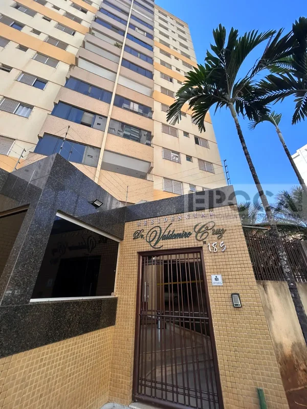 Apartamento com 3 quartos, sendo 1 suíte, todos com armários, sala, banheiro soc...