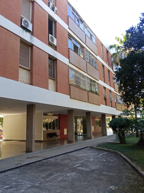 Apartamento para Venda com Opção de Aluguel – SQS 402, Asa SulApartamento para a...