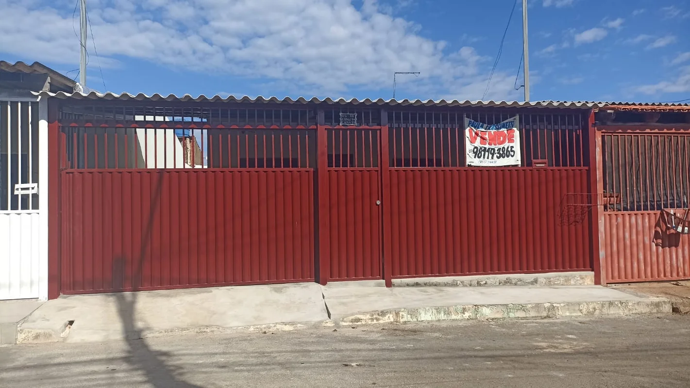Casa à Venda – Riacho Fundo IIR$ 299.000,00- Área construída: aproximadamente 80...