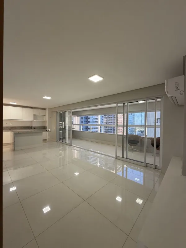 Com 139 m² de área privativa, este apartamento foi projetado para oferecer confo...