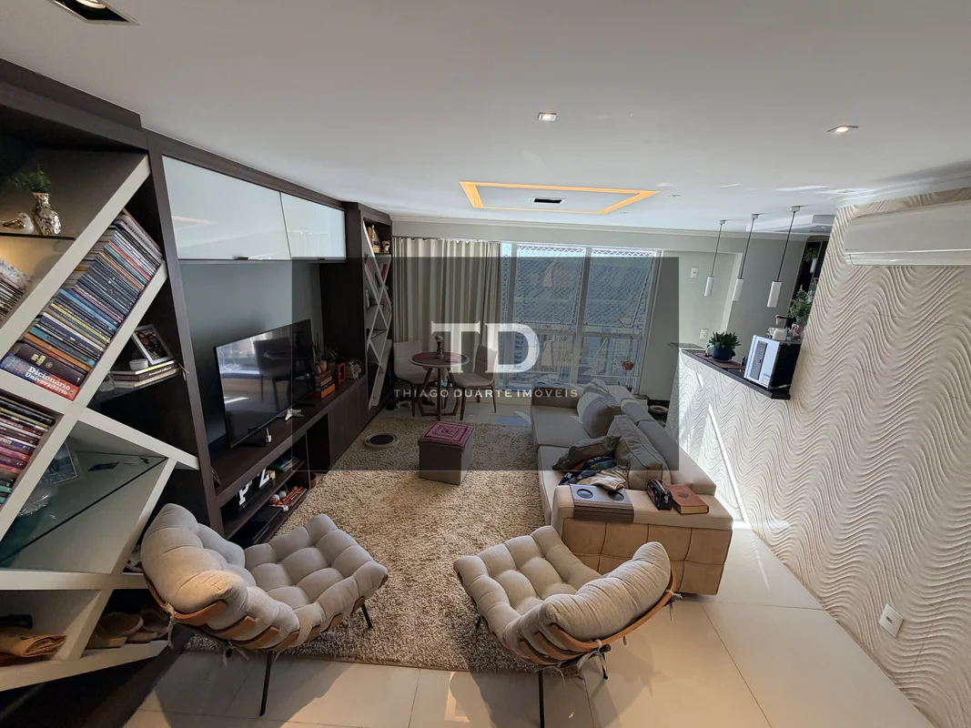 Tower Club ResidenceLindo apartamento Duplex, super reformado, composto de 2 qua...