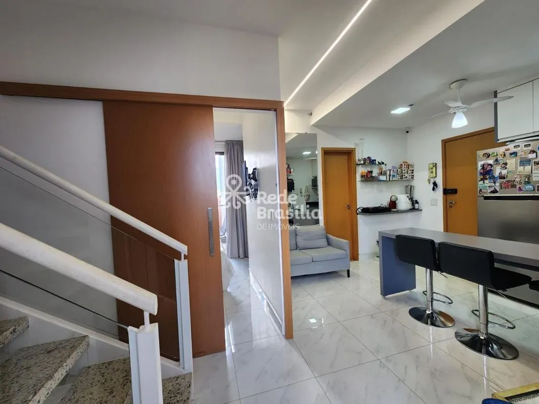 More em um elegante apartamento duplex em um dos condomínios mais desejados do P...