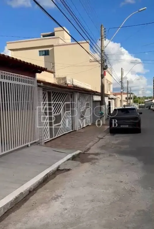 - Excelente casa nova, na melho localização do Guara 1 QE 3.- Com laje maciça de...