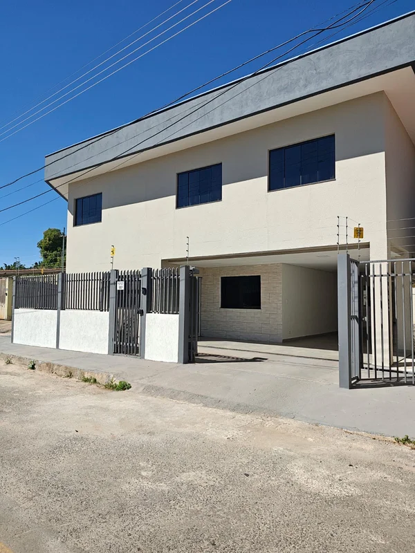 Imagine morar em uma ampla casa de 3 dormitórios, sendo 1 suíte, localizada na R...