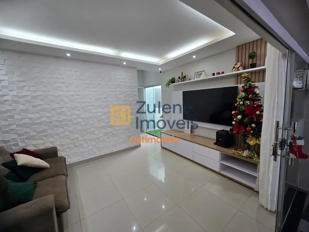 Zulene Imóveis Netimóveis vende:Casa com 350m² de área privativa, distribuída em...