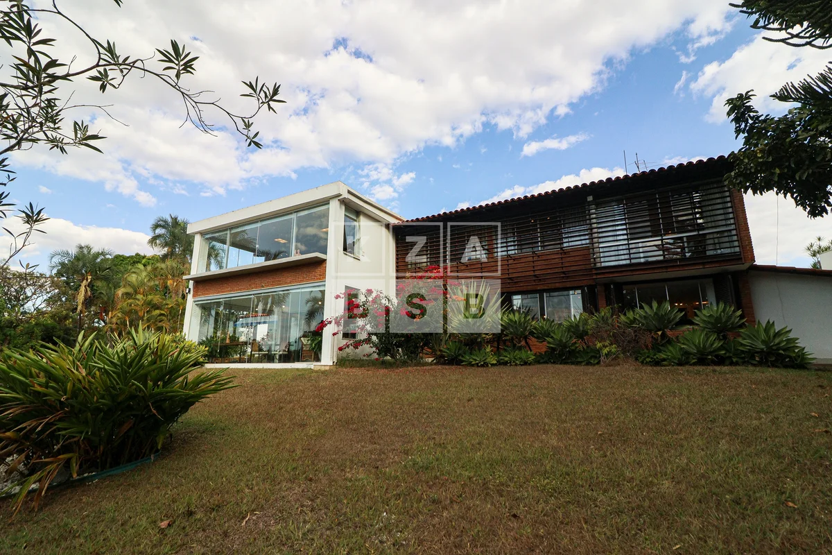 SHIS QI 19 | Casa Colonial em Ponta Seca | Projeto Paulo ZimbresÁrea construída:...