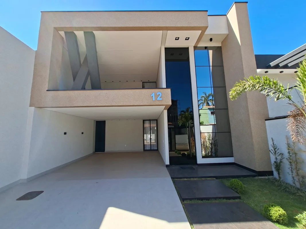 CASA DE ALTÍSSIMO PADRÃO À VENDA NA RUA 12 | 4 SUÍTES, PISCINA AQUECIDA E LOTE D...