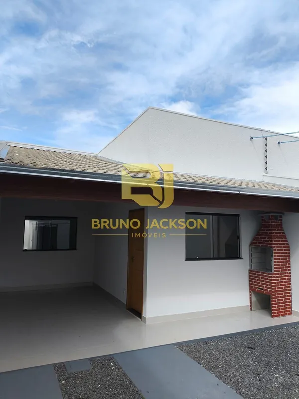 Casa à venda com 3 quartos, sendo 1 suíte, além de banheiro social.Sala com sanc...