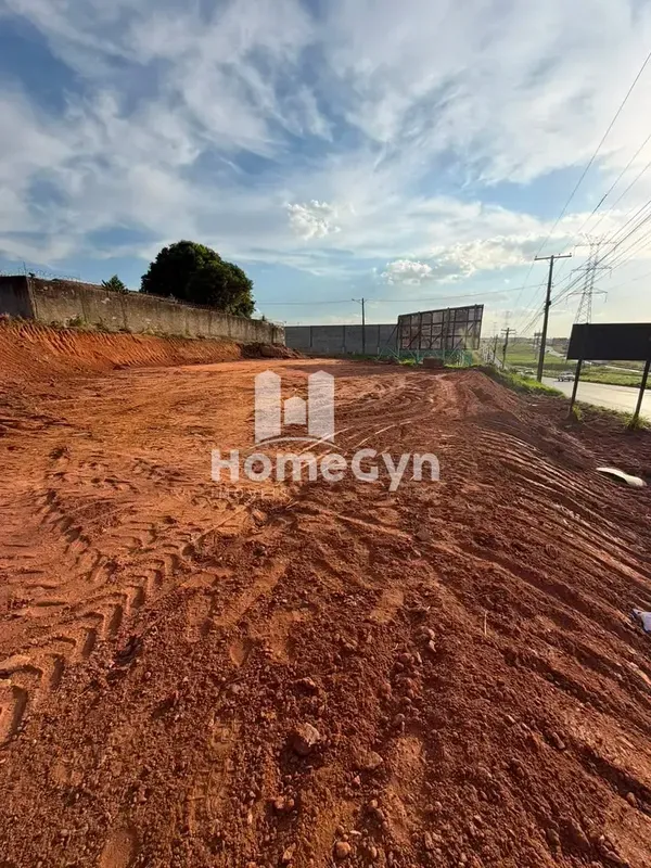  Oportunidade para Investidores e Empresas!Área Comercial à Venda no Anel Viário...