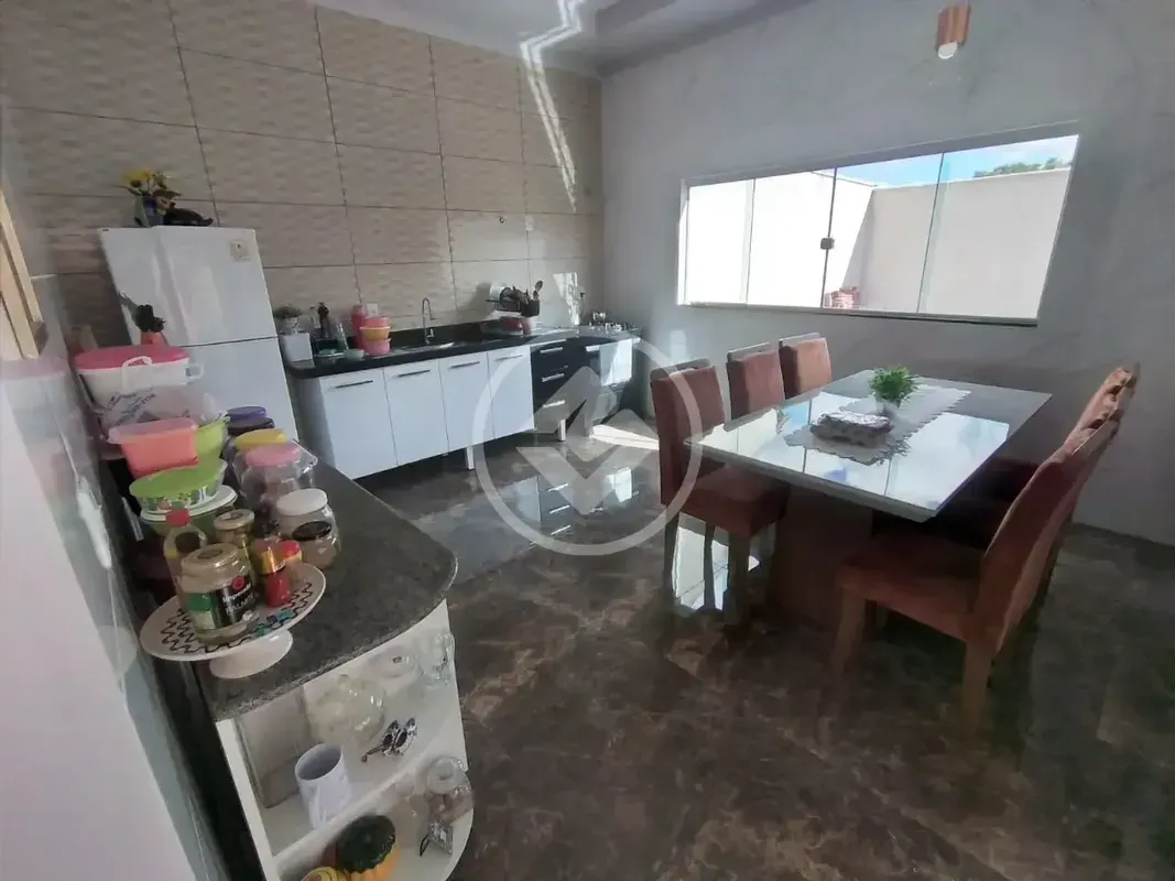 Casa confortável e bem construída, localizada em uma ótima região do Residencial...