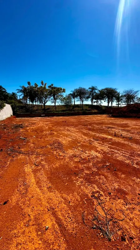 Destaques do imóvel: Área total: 1.449,50 m² Frente: 28,99 metros Comprimento: 5...