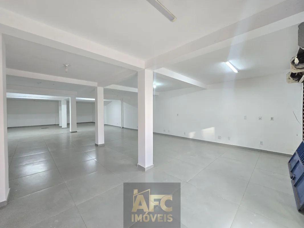 AFC IMÓVEIS Aluga:Loja na Rua 48, no Centro de São Sebastião, DF, com aproximada...