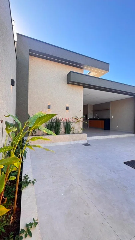 CASA ALTO PADRÃO À VENDA – QR 309 | ACEITA FINANCIAMENTOR$ 599.000,00 Casa moder...