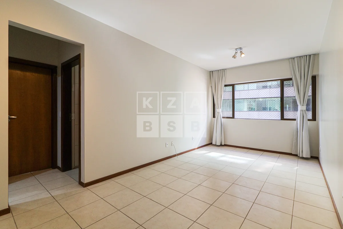 Um apartamento funcional, bem iluminado e com ambientes confortáveis, em uma das...