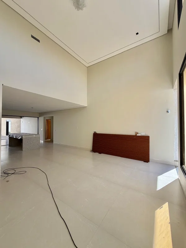 Em reta final Propriedade nova, magnífica e grandiosa à pouquíssimos passos da A...