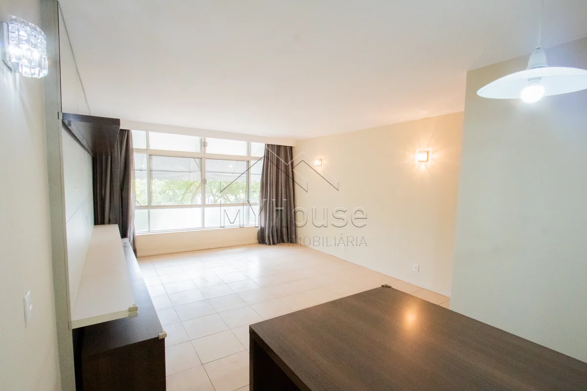 SQN 307 - 3 Quartos com 1 suíte - 123m² - Vazado - Vista livreSituado em uma das...