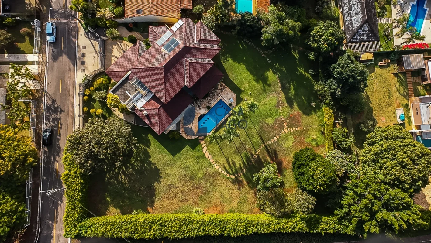 Uma das maiores e mais versáteis propriedades disponíveis na região mais nobre d...